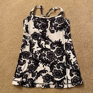 Lululemon tank top size 2 black and white